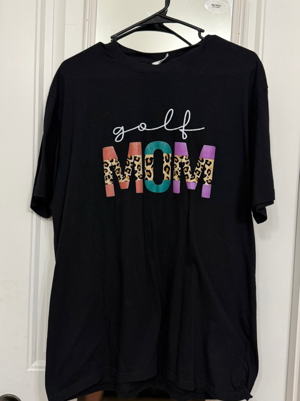 Gildan Black Women’s Tee with Colorful Leopard MOM Graphic